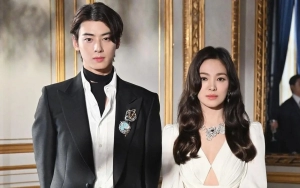 Pose Bareng Lagi, Adu Visual Cha Eun Woo-Song Hye Kyo Bikin Fans Kehabisan Kata Pujian