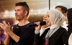 Beri Standing Ovation, Pesan Simon Cowell ke Putri Ariani Off Camera di Semifinal 'AGT 2023' Manis