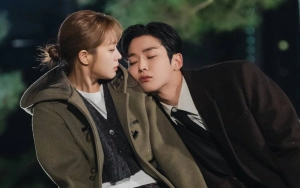 Gestur Tangan Rowoon Saat Cium Bibir Jo Bo Ah di 'Destined With You' Jadi Sorotan