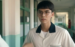 Visual Kim Do Hoon Tanpa Kacamata Dibandingkan Dengan Penampilan Sebagai Ketua Kelas di 'Moving'
