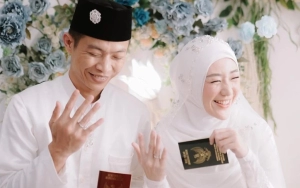 Cara Ikram Rosadi Tutupi Aurat Larissa Chou Bukti Suami Idaman