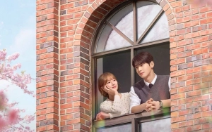 Pegangan Tangan, Cha Eun Woo-Park Gyu Young Berbalut Hanbok di Poster 'A Good Day to Be A Dog'