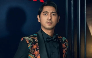 Pangeran Jawa, Arya Saloka Pamer OOTD On Point Saat Premiere 'Gadis Kretek' di BIFF 2023