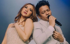 Ariel NOAH dan BCL Bikin Deg-degan Saat Terbang Bak Pemain Sirkus di Konser