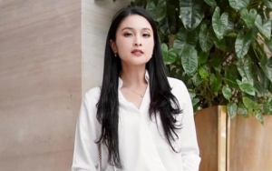 Tampil Cantik Menawan, Sandra Dewi Jawab Kocak Saat Kena Julid Perkara Rambut