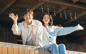 Beda Tinggi Ji Chang Wook & Shin Hye Sun Saat Baca Naskah ‘Welcome to Samdalri’ Bikin Kaget