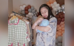 Denise Chariesta Bela Diri Usai Dihujat Terlalu Umbar Aurat Saat Menyusui