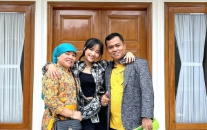 Mama Fuji An Bereaksi Santai Walau Terus-terusan Diledek Doyan Joget di TikTok