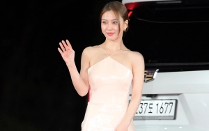 Blue Dragon Film Awards 2023: Go Min Si Hampir Jatuh Usai Diumumkan Menang Best New Actress