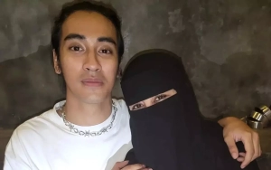Umi Pipik Bahagia dengan Cara Sederhana Abidzar Al Ghifari Hibur Dirinya