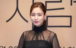 Ahn Eun Jin Akui Malu Bahas Wardrobe Malfunction di Blue Dragon Film Awards 2023