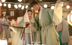 Cho Yi Hyun Minta Maaf Usai Syuting Adegan Ciuman dengan Rowoon di 'The Matchmakers'