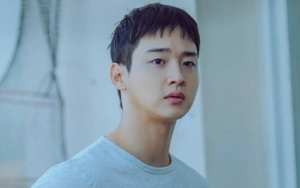 Jang Dong Yoon Alami Kendala Gunakan Dialek Lokal untuk 'Like Flowers in Sand'
