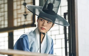 Shin Se Kyung Favoritkan Visualnya Sebagai Pria di 'Captivating the King'