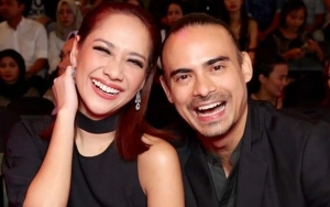 BCL Khusyuk Berdoa kala Umrahkan Mendiang Ashraf Sinclair