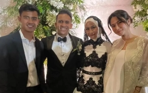 Putri Umi Pipik dan Azizah Salsha Keciduk Akrab saat Dukung Para Suami di Qatar