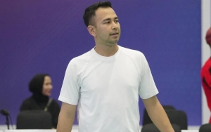 Raffi Ahmad Pamer Foto Bareng Manusia Tertinggi di Dunia