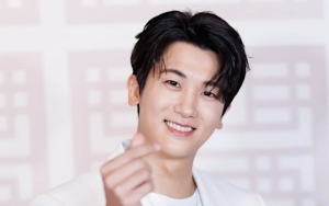 Park Hyung Sik Mode Ninja saat Berangkat ke Jakarta
