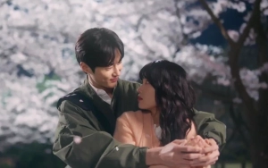 Byeon Woo Seok Keciduk Raba-Raba Kim Hye Yoon di Lokasi 'Lovely Runner'