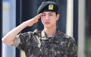 Jin BTS Beri Imbauan Penting untuk 1000 ARMY yang Hadiri Event Pelukan