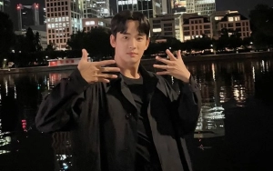 Kim Soo Hyun Unjuk Skill Nyanyi Bawakan OST 'Queen of Tears' di Fanmeeting Bangkok