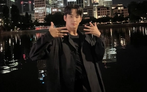 Kemunculan Kim Soo Hyun dengan Rambut Ikal Buat Terpesona