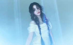 Joy Red Velvet Sentil SM meski MV Comeback 'Cosmic' Tuai Pujian