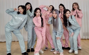 Lovelyz Bercucuran Air Mata saat Reuni Perdana dalam 3 Tahun