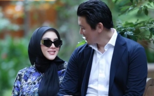 Syahrini Panjatkan Doa kala Ayah dan Ibu Reino Terciduk Foto Uwu bak Couple Goals