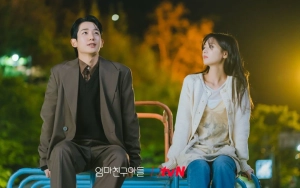 Jung Hae In Rangkul Mesra Jung So Min untuk Promosi 'Love Next Door'