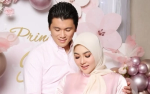 Syahrini Perdana Pamer Foto Putri Cantik Reino Barack