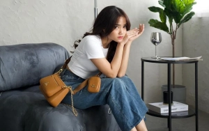 Fuji An Bagikan Video Kelakuan Fans Ibu-Ibu yang Nekat Tarik Tubuhnya