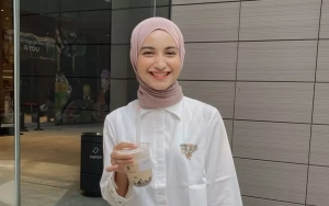 AT Suami CEO Cut Intan Nabila Ditoyor Seorang Pria kala Kenakan Baju Tahanan
