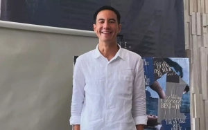 Daniel Mananta Tulis Pertanyaan Menggelitik kala Ikut Tren ‘Forever Young’
