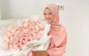 Aprila Majid Nangis Kejer Ungkit Tabiat Asli Suami yang Hilang 1 Tahun Diduga Karena Wanita Lain