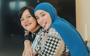 Olla Ramlan Mewek Abis saat Adik 3 Jam Meninggal di Tengah Operasi Kanker