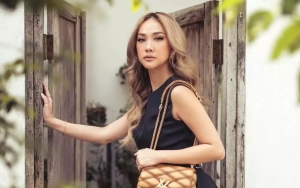 BCL Bak Ajak Nostalgia Lewat Gaya Rambut Jadul
