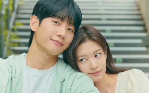 Jung Hae In Curiga Jung So Min Cuma Ketawa Karier di Lokasi 'Love Next Door'