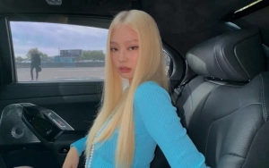 Jennie BLACKPINK Buat Syok Pakai Outfit Panggung dengan Aksesoris Sendok Garpu