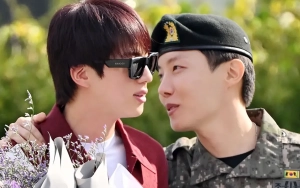 Muka Datar Jin & J-Hope BTS saat Dance Challenge 'Running Wild' Curi Fokus