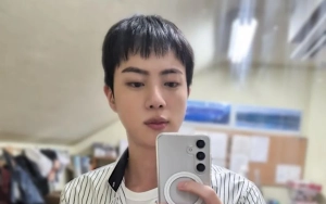 Attitude Jin BTS saat Tampil di Program Variety Tuai Pro Kontra