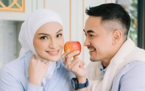 Zumi Zola Sat Set Pajang Foto Latar Biru Pasca Putri Zulhas Umumkan Tanggal Pernikahan