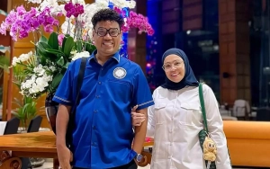Uya Kuya Ajak Istri Naik Pesawat Kelas Ekonomi Sontak Jadi Perbincangan