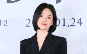 Song Hye Kyo Rela Belajar Merokok demi Bintangi 'Dark Nuns'