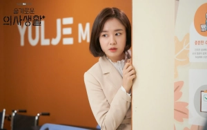 Visual Ahn Eun Jin saat Muncul di 'Resident Playbook' Tuai Pujian Selangit