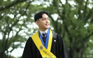 Rafael Alumni Clash of Champions Wisuda dengan Predikat Cumlaude