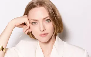 Amanda Seyfried Ungkap Pengalaman Unik Menggunakan 'Prosthetic Butthole' di Film Terbaru