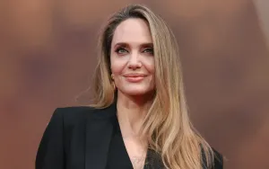 Maddox Jolie-Pitt Resmi Menghapus Nama 'Pitt' dari Karya Filmnya