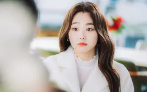 IOI Tidak Mengikuti Kang Mina, Fans Bertanya Ada Apa?