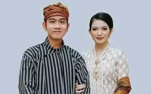 Gibran Peluk Rismon Sianipar: Momen Persaudaraan di Istana
